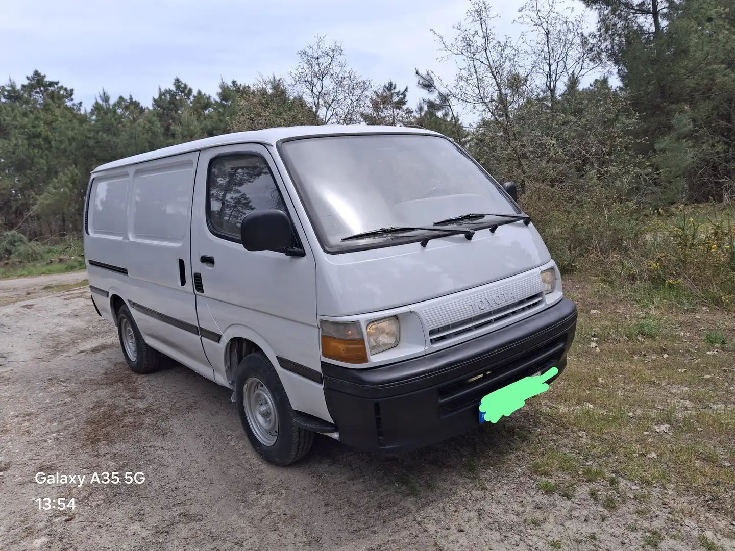 Toyota Hiace Weiß - 2
