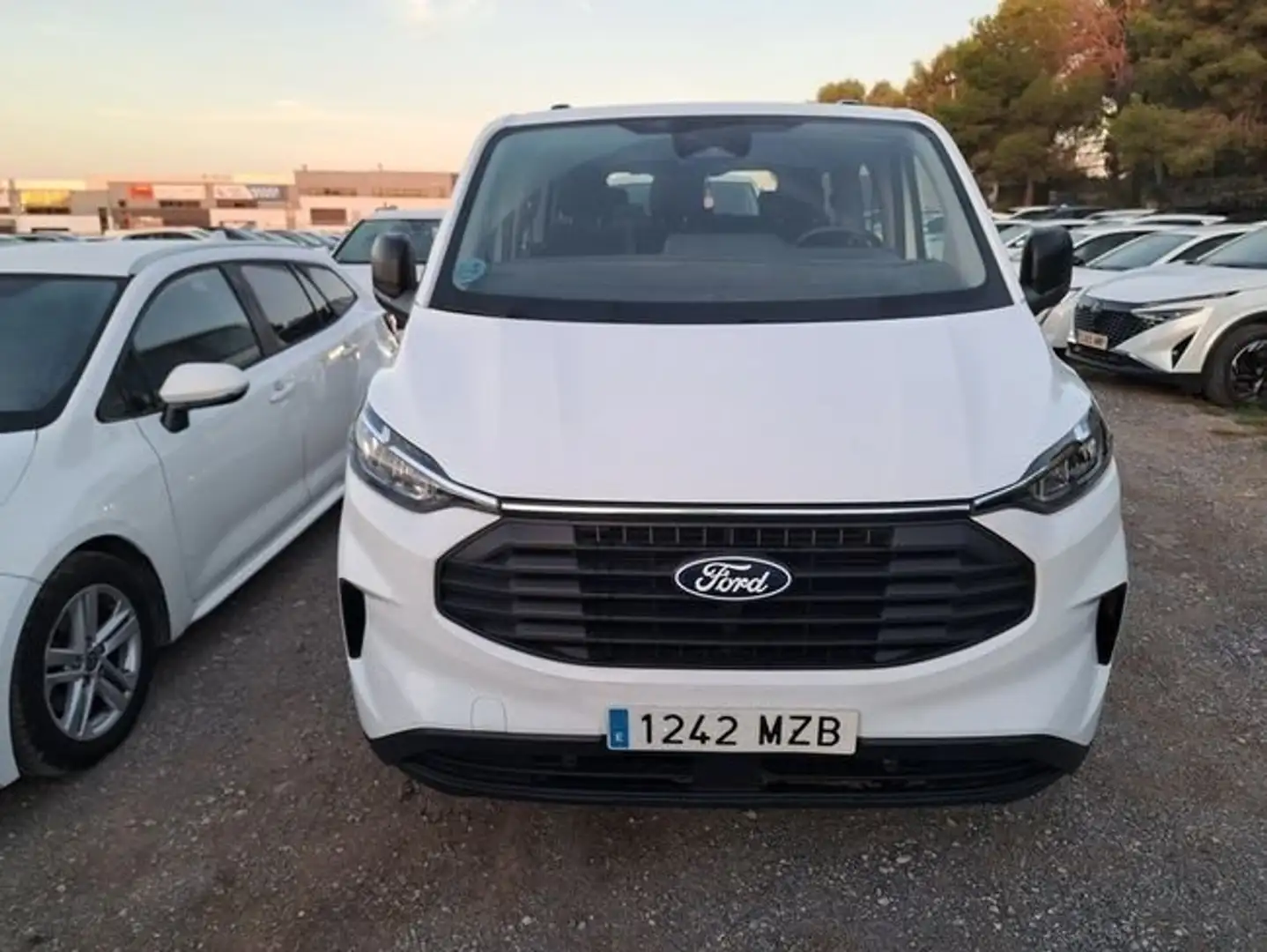 Ford Transit Custom Kombi 2.0 EcoBlue 100kW 320 L1 Tren Negro - 2