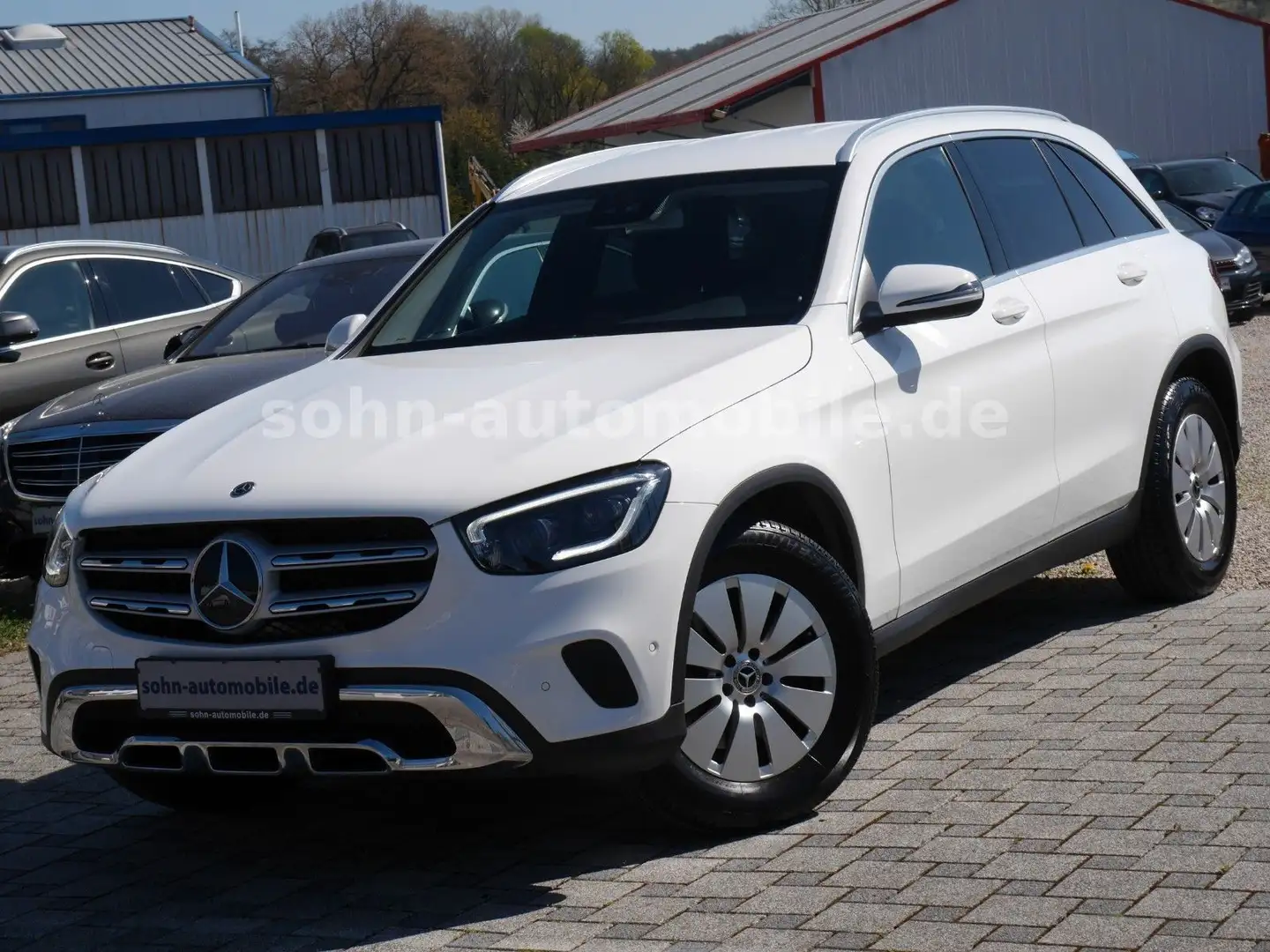 Mercedes-Benz GLC 200 4Matic 1.Hand/nur 43.000 km/Navi/LED/AHK Weiß - 1