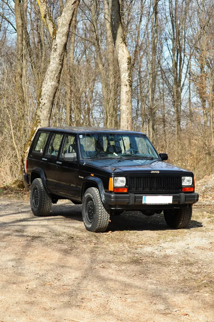 Jeep Cherokee 2,5 Jamboree Schwarz - 1