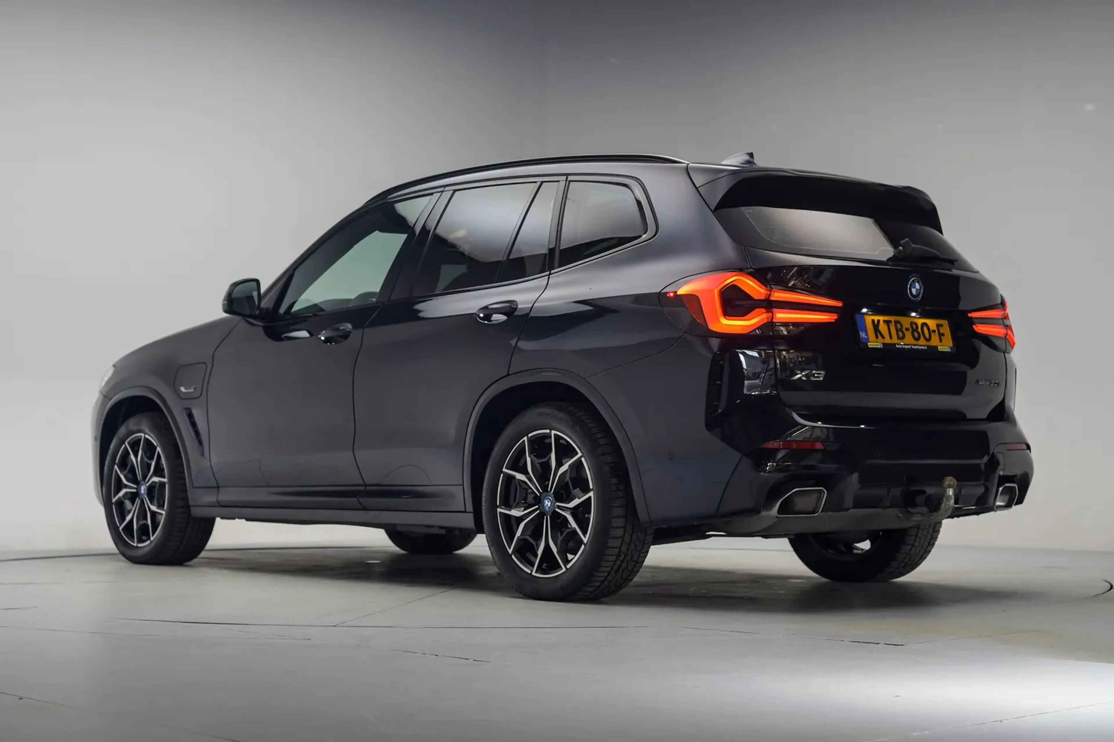 BMW X3 xDrive 30e M-Sport High Executive Aut. [ Panoramad — photo 3