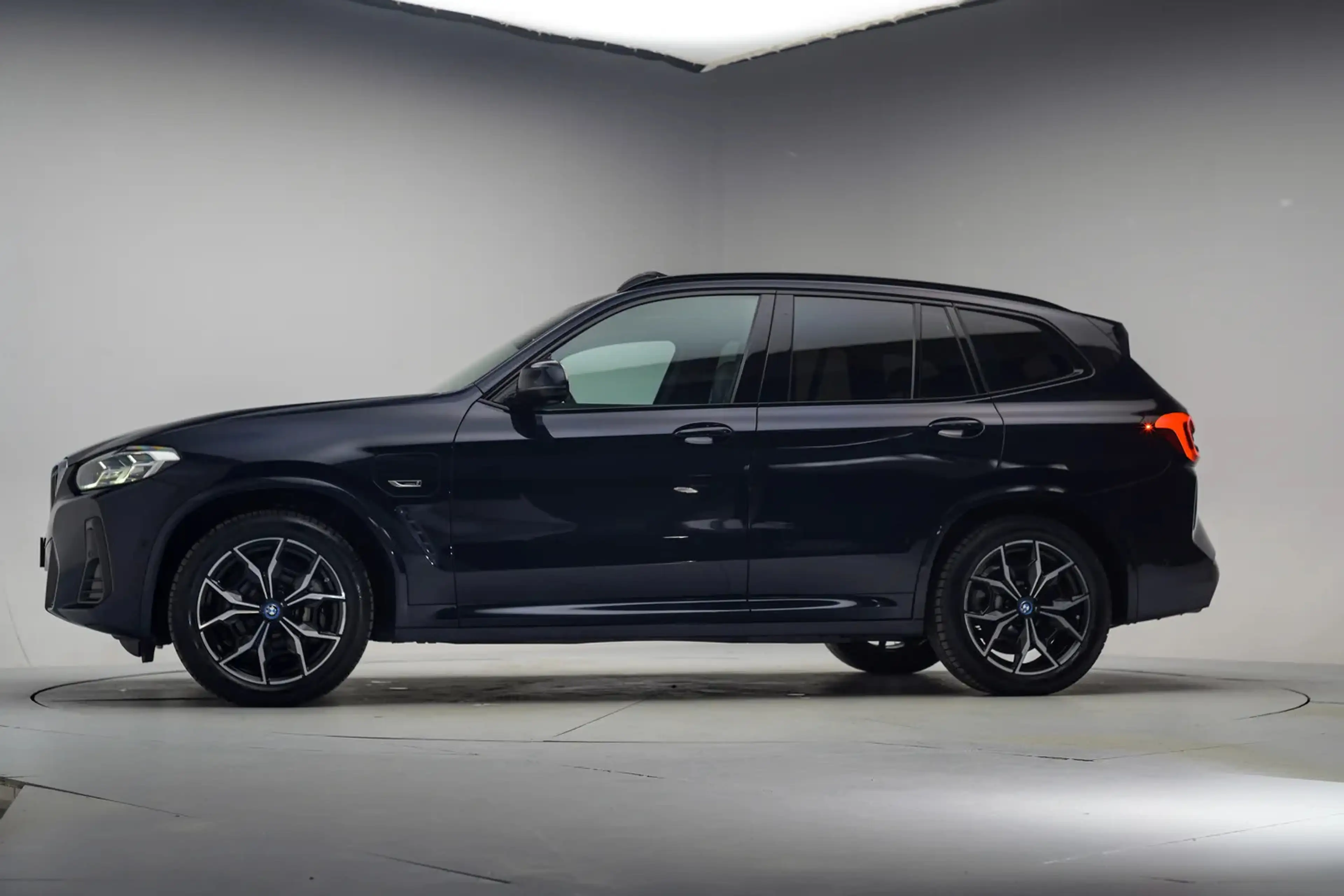 BMW X3 xDrive 30e M-Sport High Executive Aut. [ Panoramad — photo 2