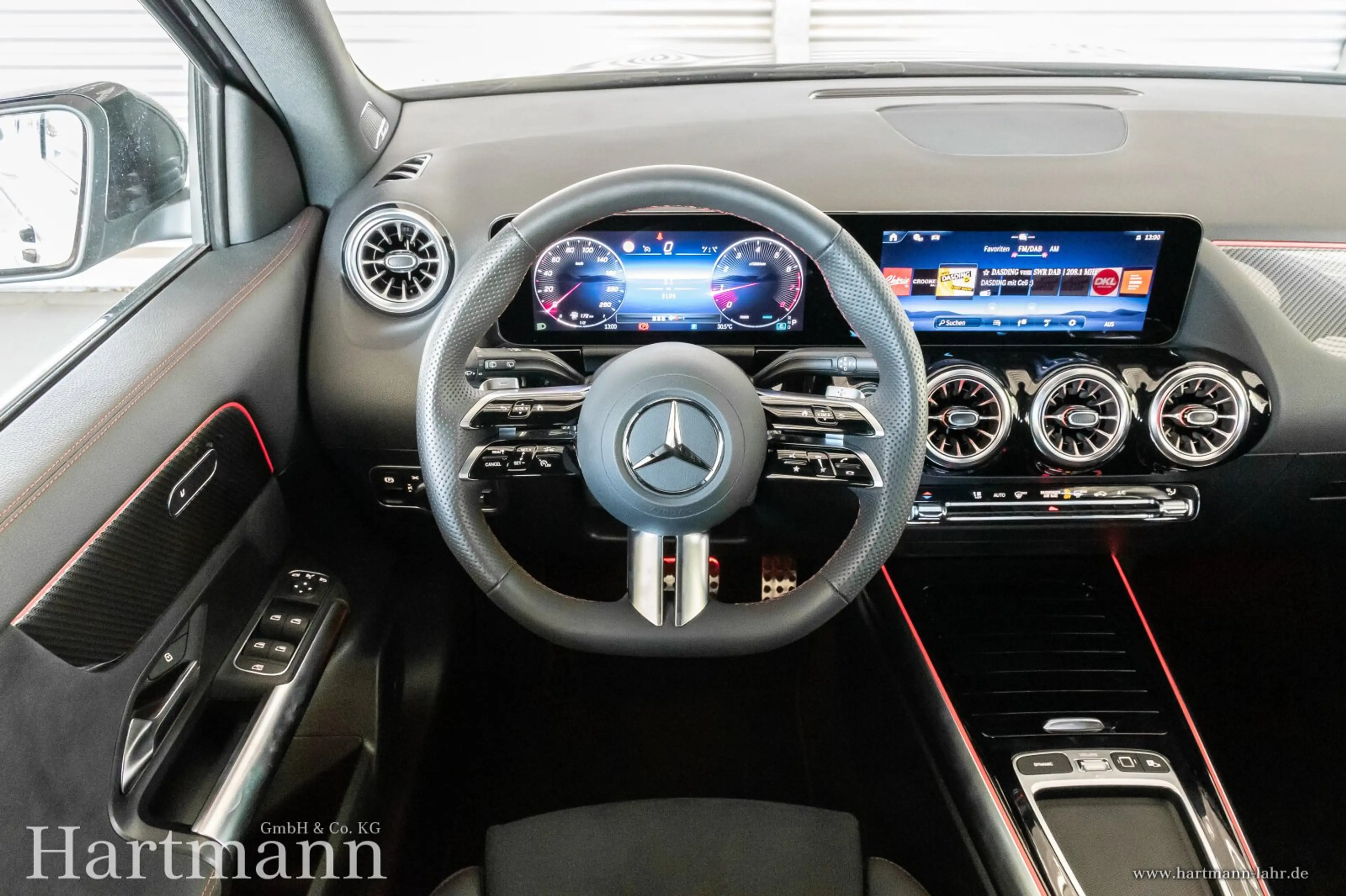 Mercedes-Benz GLA 180 GLA 180 AMG Night Multibeam Totwinkel Sound 360° — photo 9