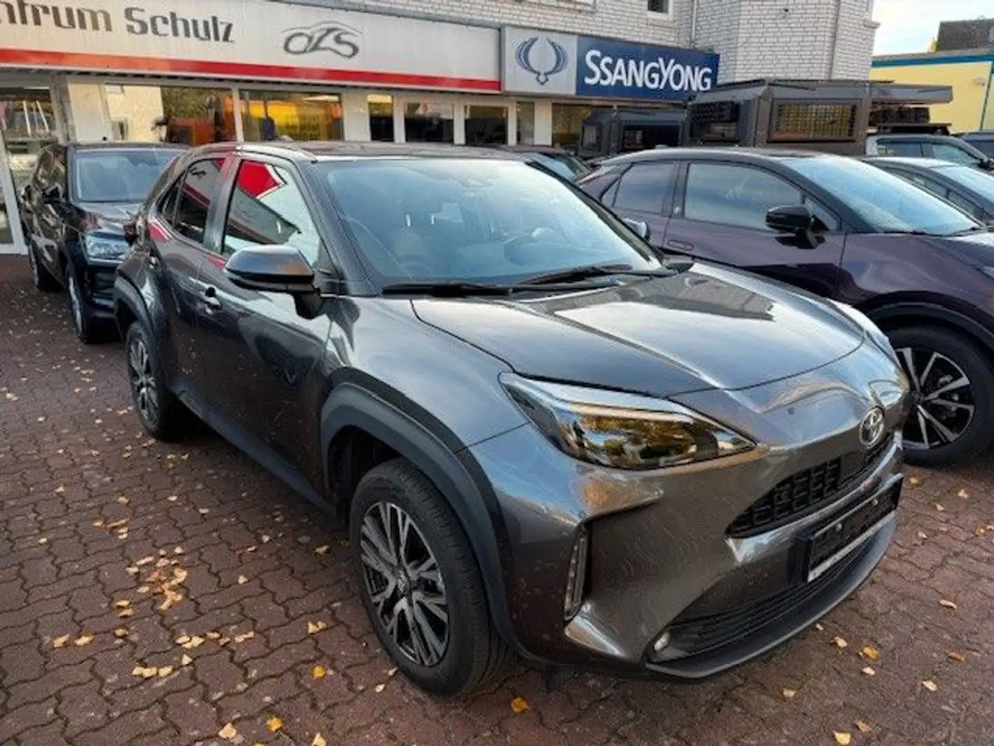 Toyota Yaris Cross YARIS CROSS TEAM D, SAFETY-, SMART-, WINTERPAKET Grau - 1
