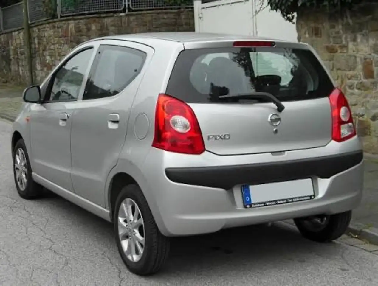 Nissan Pixo