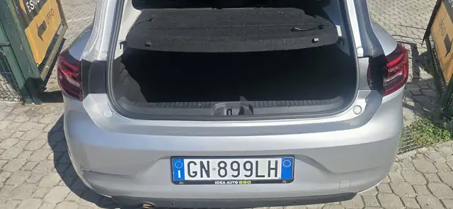 Renault Clio view 7