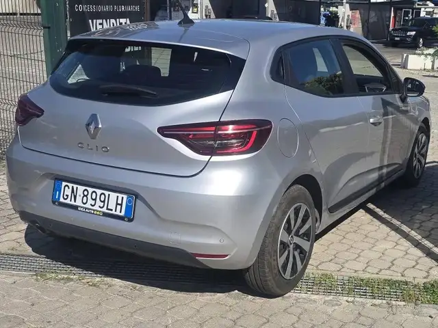 Renault Clio view 6
