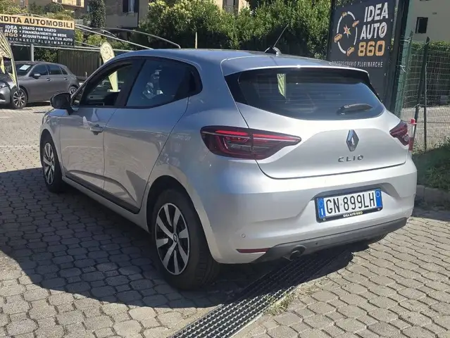 Renault Clio view 4