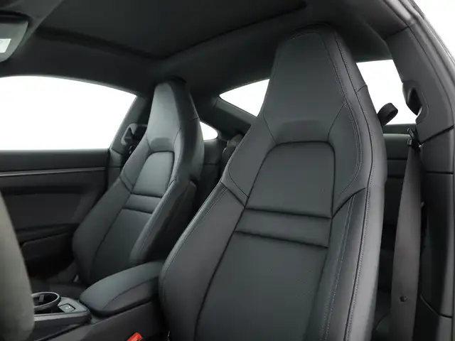 Porsche 911 view 10