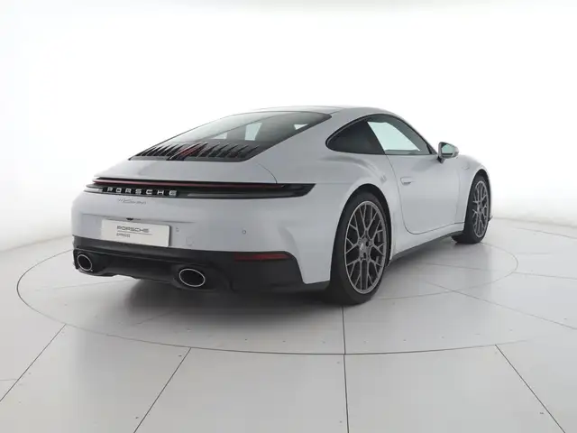 Porsche 911 view 2