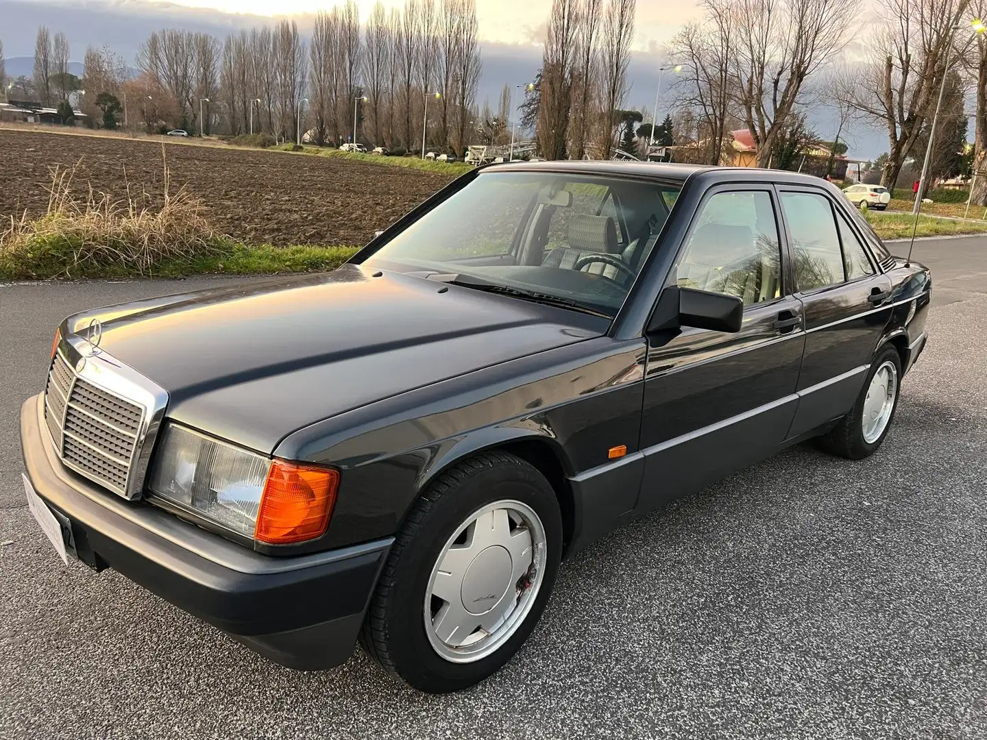 Mercedes-Benz 190 190 2.0 E 122cv Nero - 2