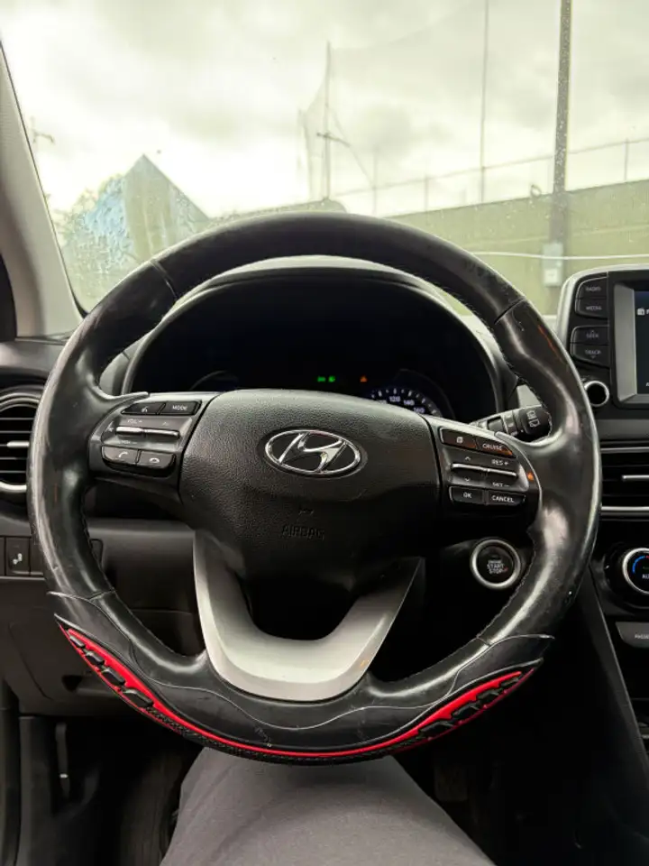 Hyundai KONA снимка Hyundai KONA