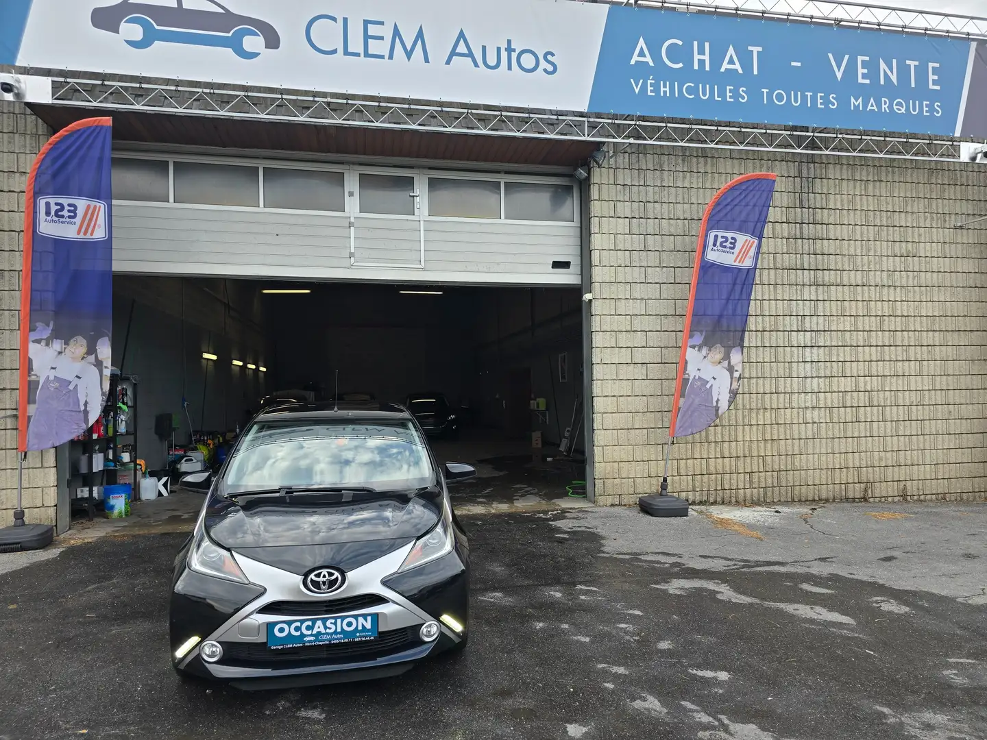 Toyota Aygo Aygo 1.0i VVT-i x-play Noir - 1