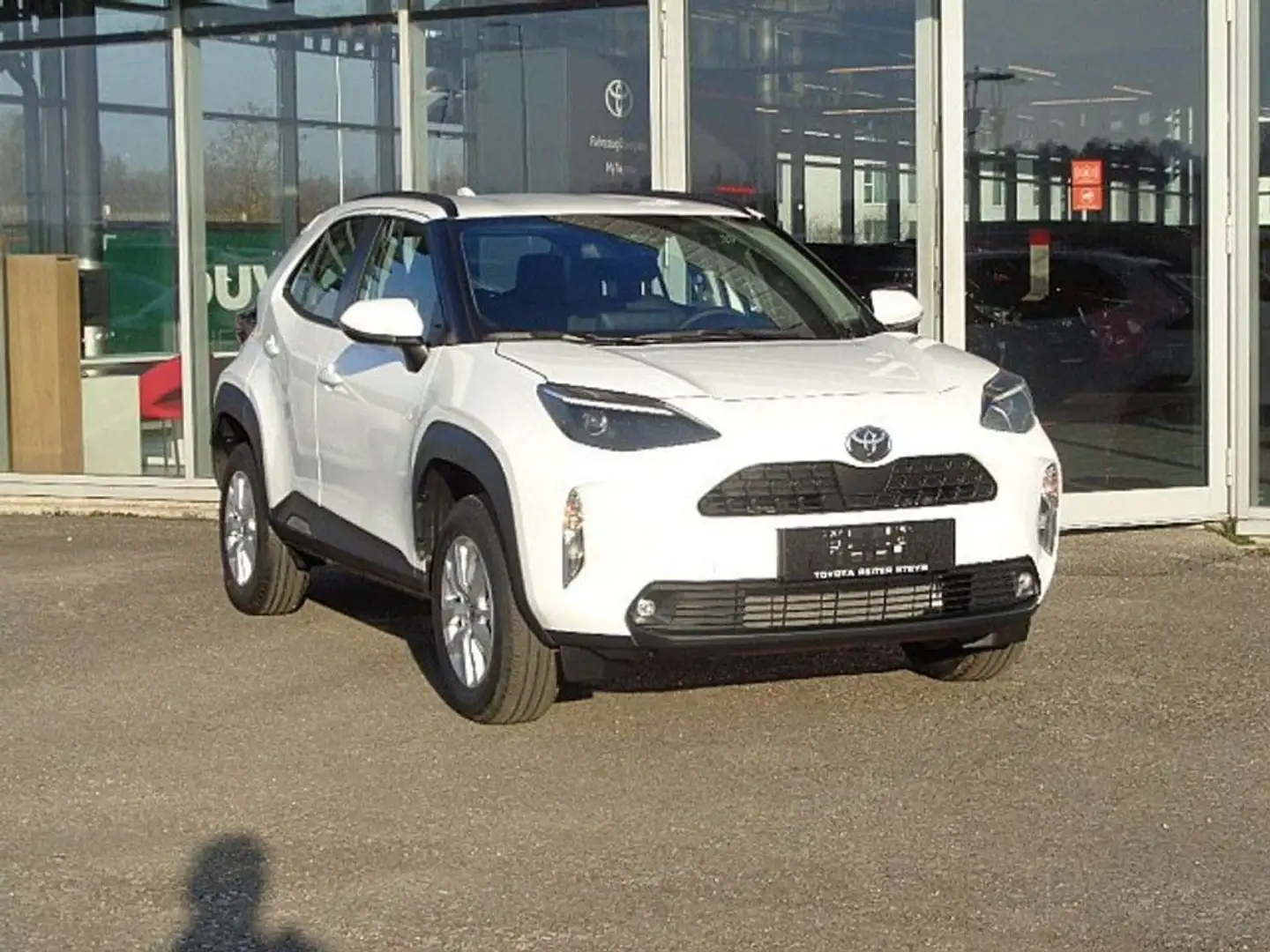 Toyota Yaris Cross 1,5 VVT-i Hybrid City Aut. *AKTION* *PROMPT* Weiß - 2