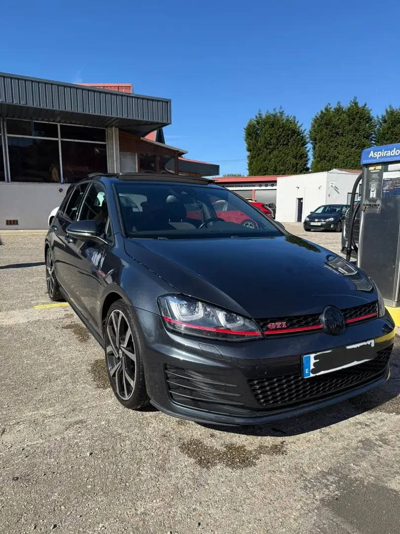 Volkswagen Golf GTI 2.0 TSI Performance DSG 230 - 2