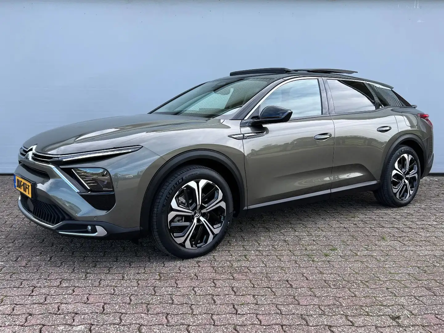 Citroen C5 X 1.6 Hybrid | Shine | Panoramadak | ALLE OPTIES! Gris - 1