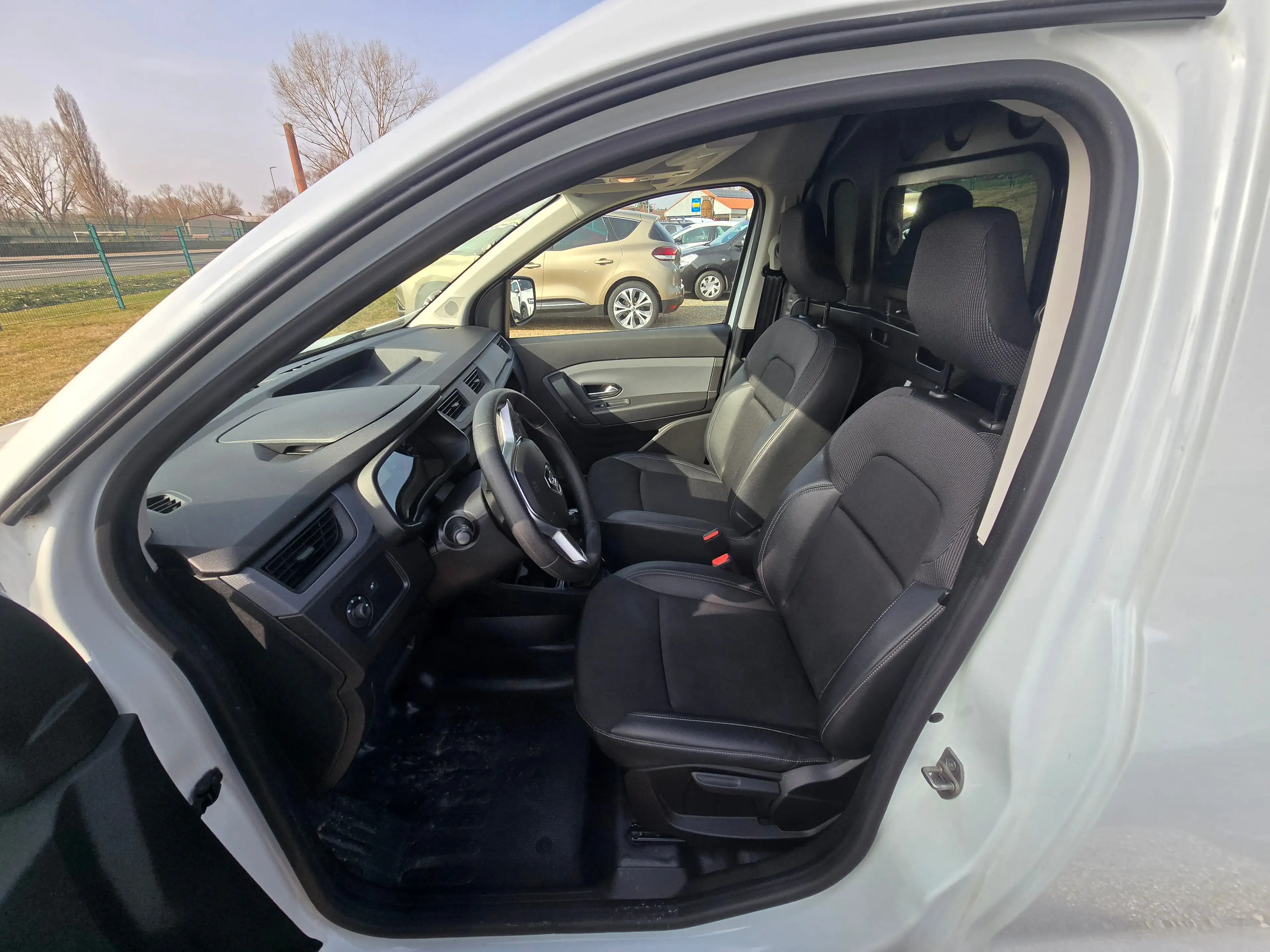 Renault Express TCe100 FAP Extra sofort lieferbar — photo 5