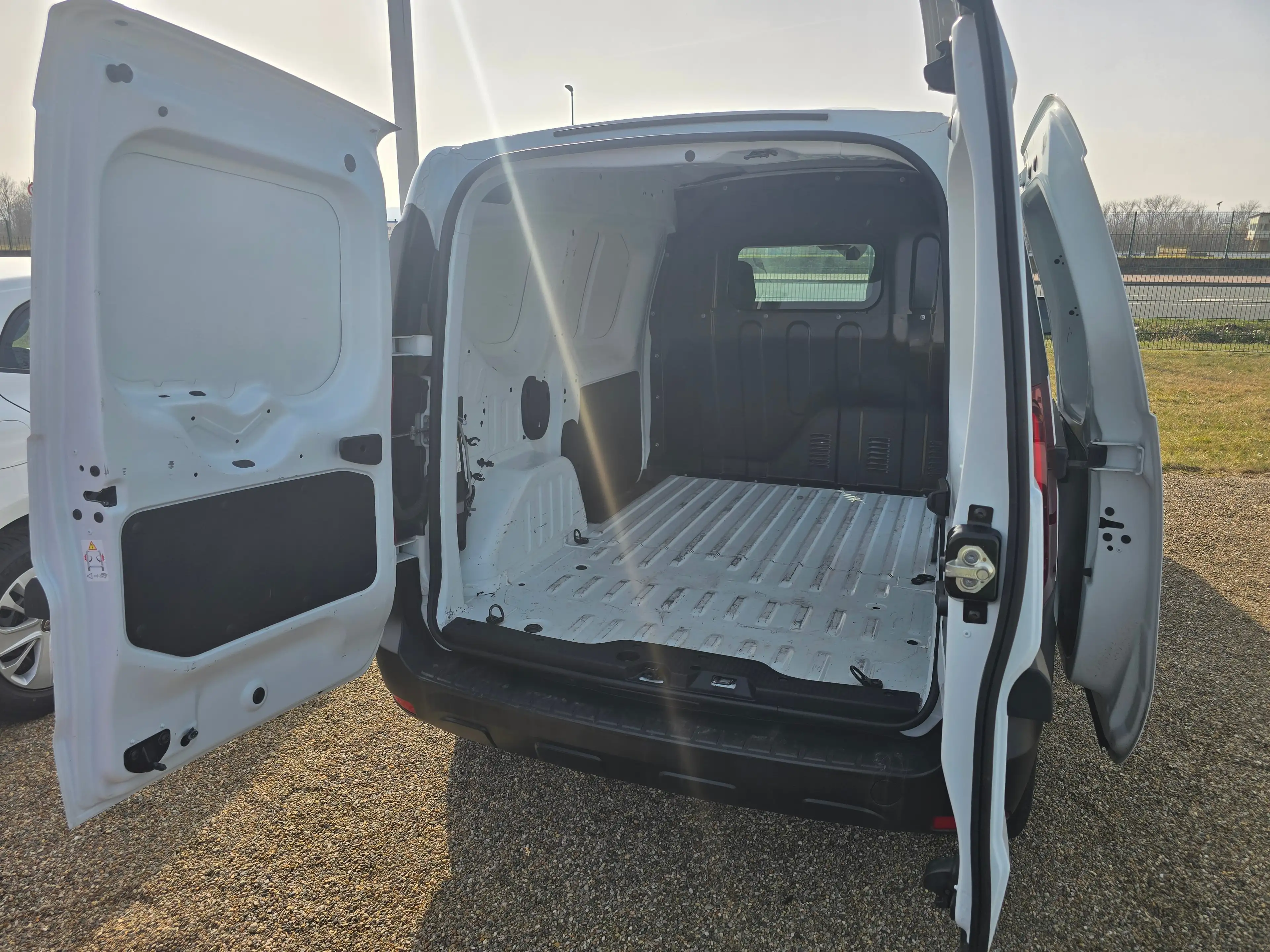 Renault Express TCe100 FAP Extra sofort lieferbar — photo 12