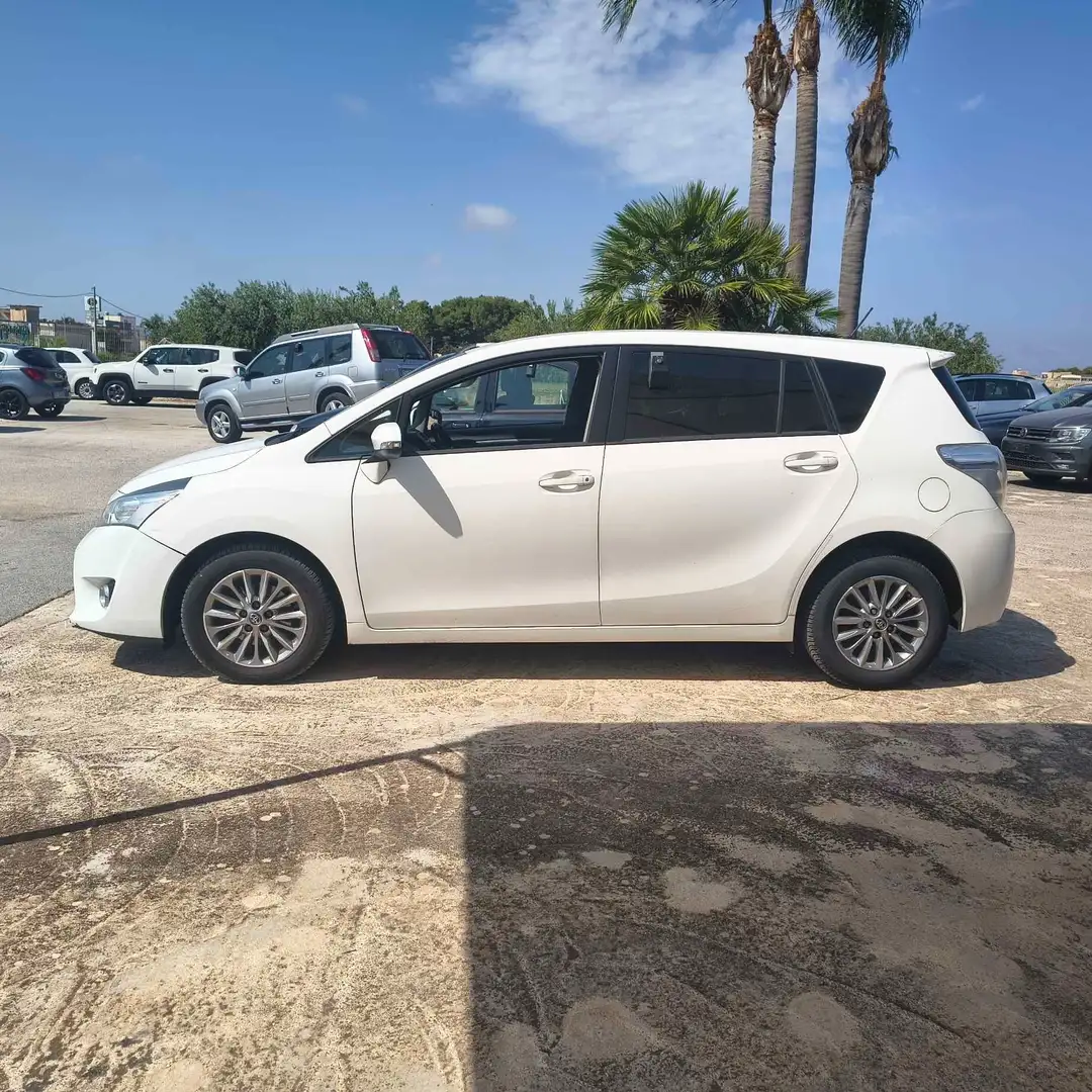 Toyota Verso 1.6 D-4D Active Blanc - 2