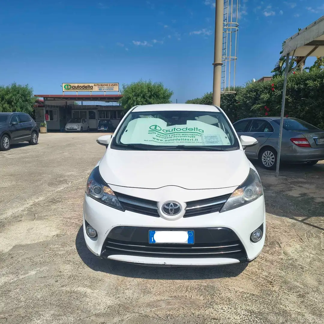 Toyota Verso 1.6 D-4D Active Blanc - 1