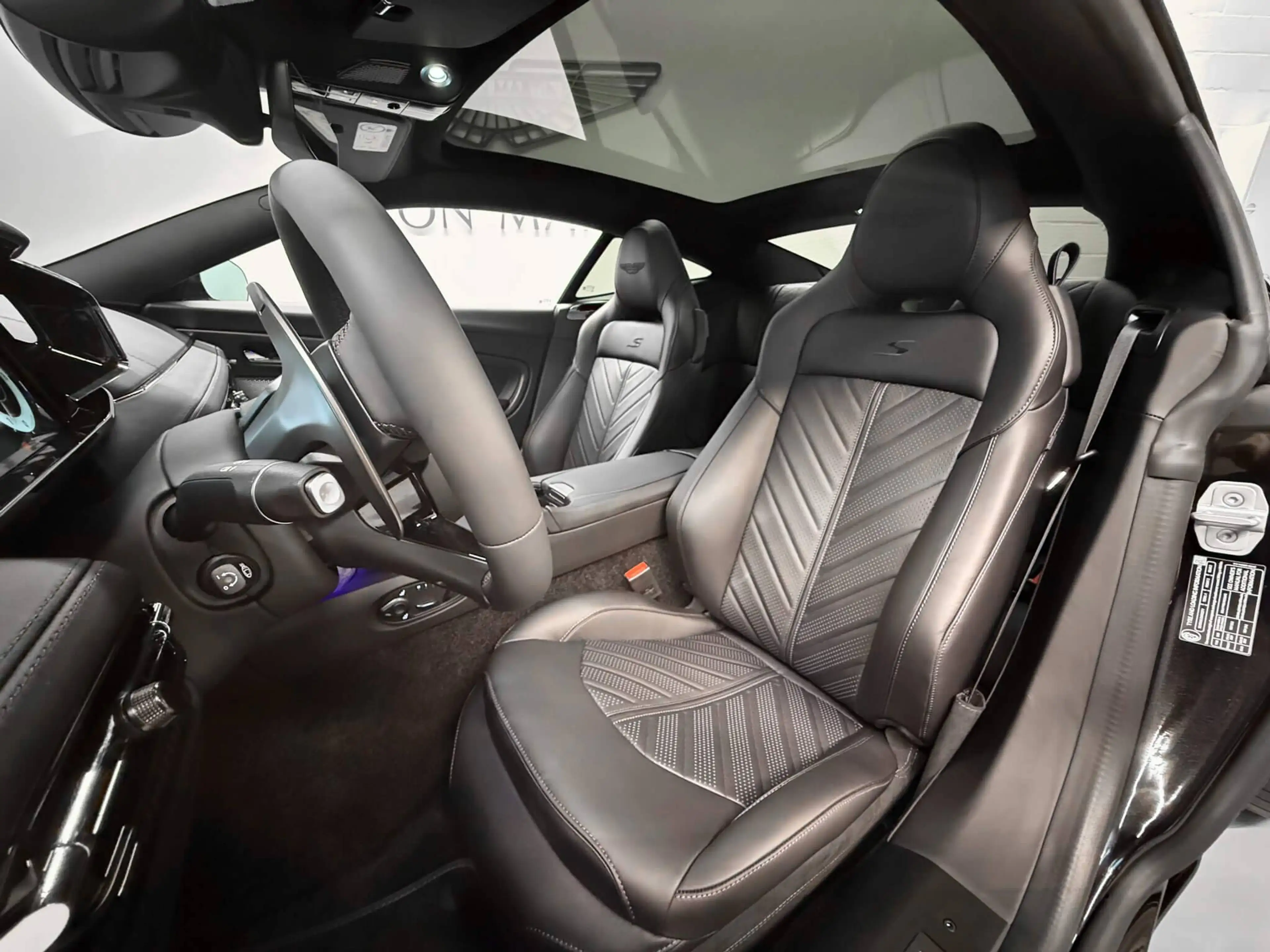 Aston Martin DB12 S Coupe | Aston Martin Brussels — photo 8