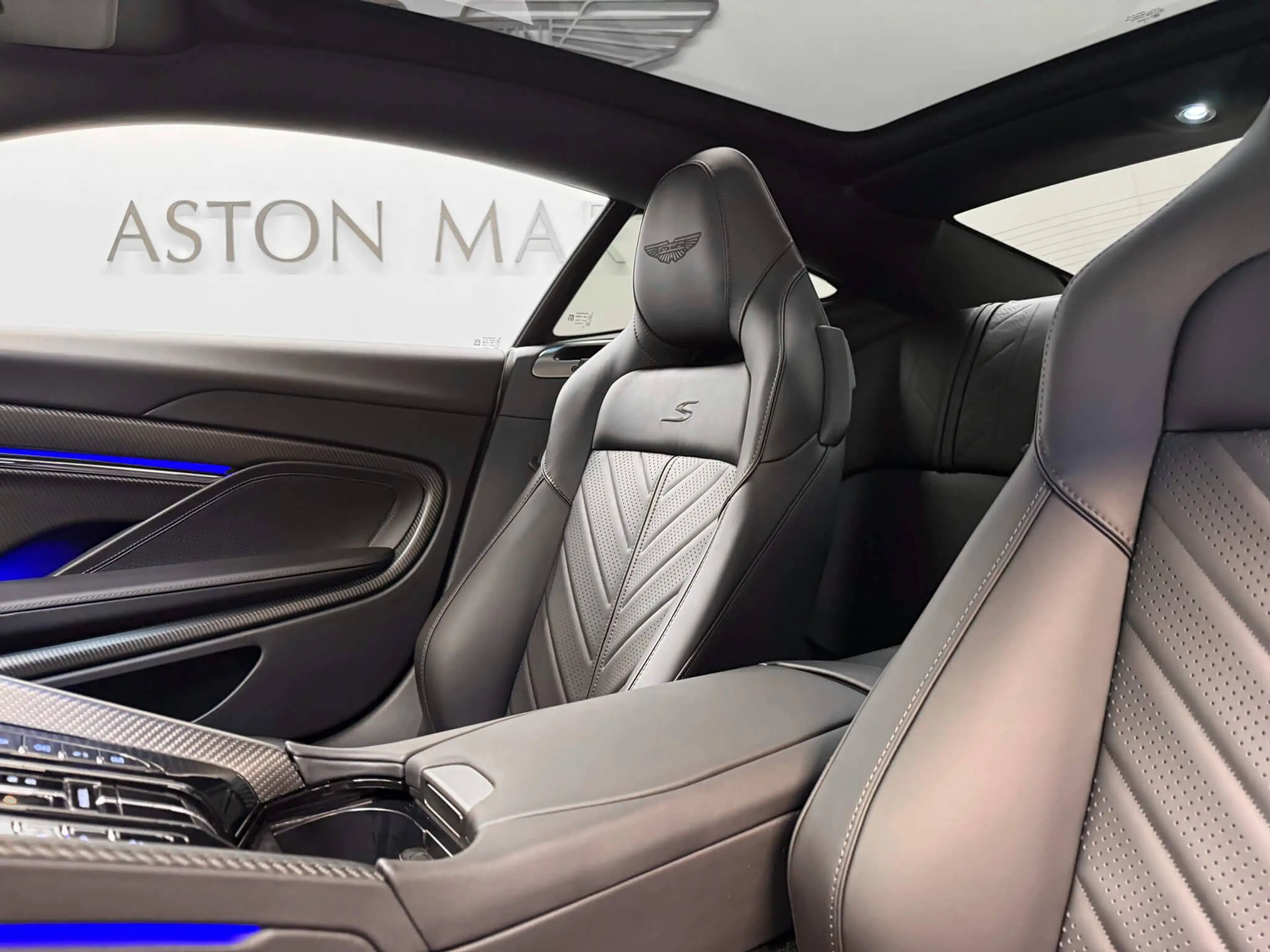 Aston Martin DB12 S Coupe | Aston Martin Brussels — photo 11