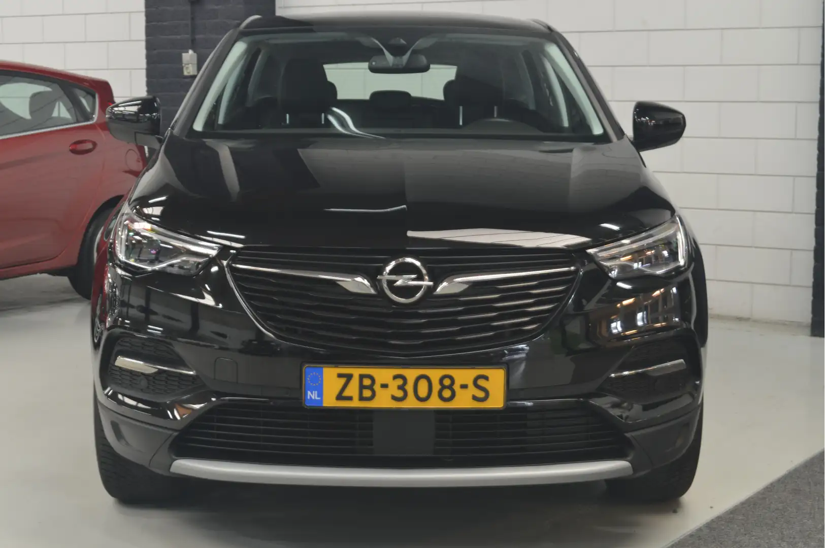 Opel Grandland X 1.2 Turbo Ultimate // AUTOMAAT // 81.000 km // TRE Zwart - 2