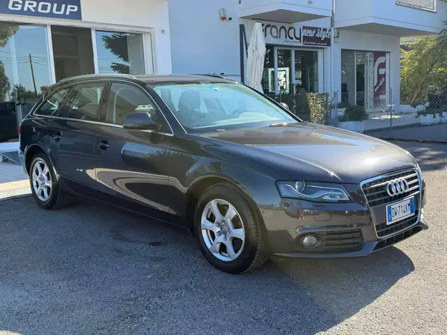 Audi A4 view 8