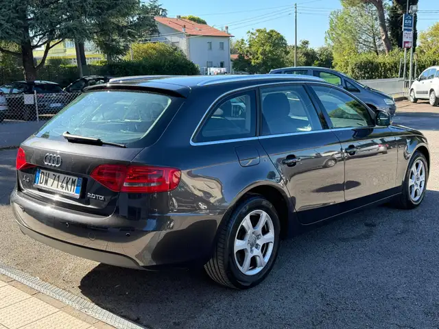 Audi A4 view 6