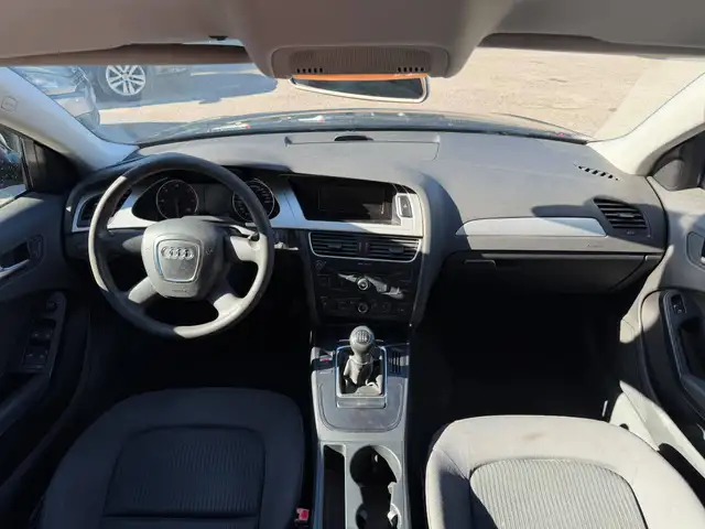 Audi A4 view 11