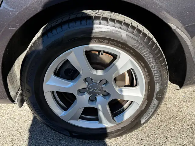 Audi A4 view 15