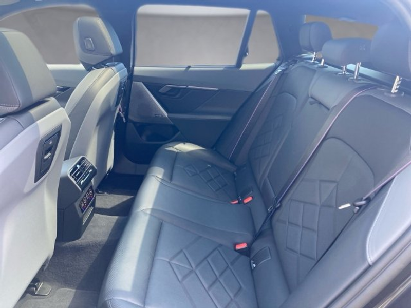 BMW 540 d xDrive Touring G61 — photo 12