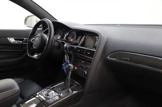 Audi RS6 view 10