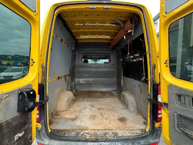 Mercedes-Benz Sprinter view 12