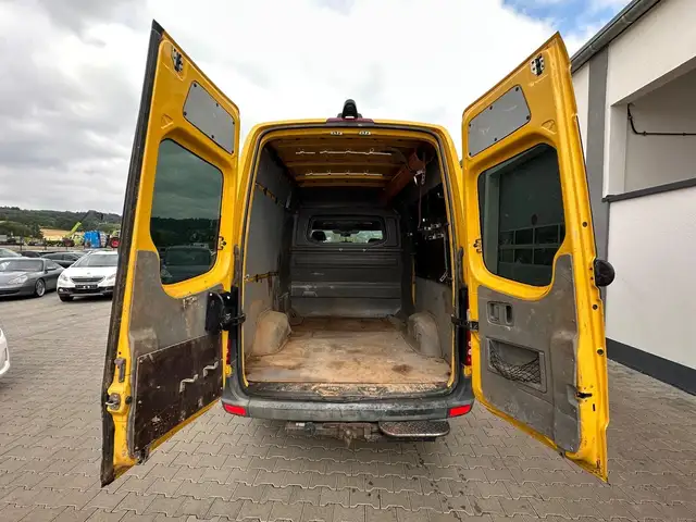 Mercedes-Benz Sprinter view 13