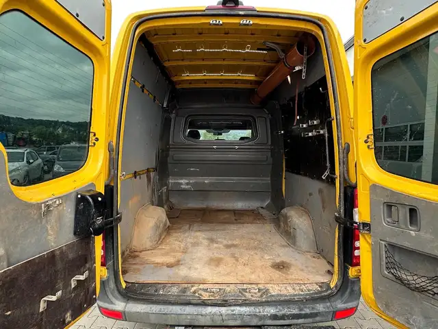 Mercedes-Benz Sprinter view 14