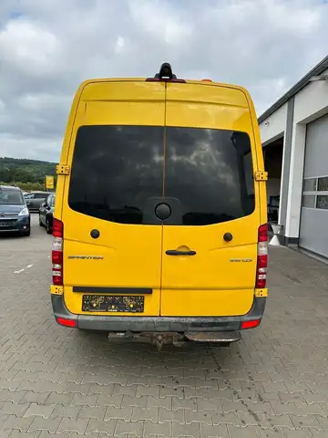 Mercedes-Benz Sprinter view 6