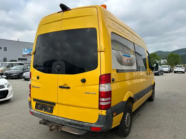 Mercedes-Benz Sprinter view 5