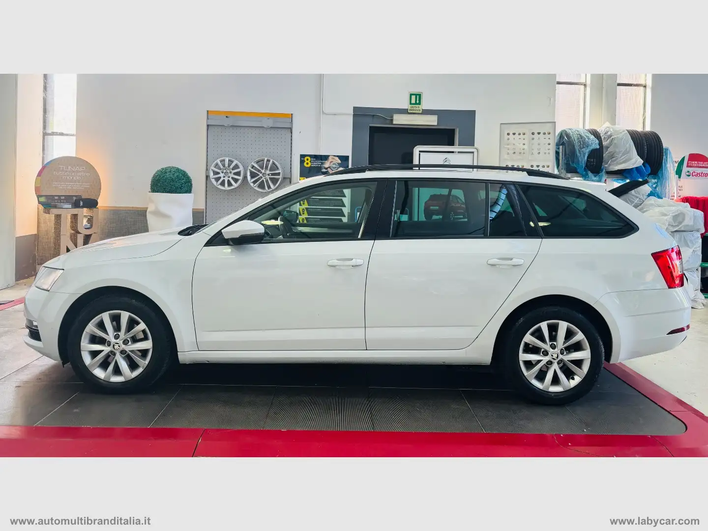 Skoda Octavia 2.0 TDI EVO SCR 150CV DSG Style Weiß - 2