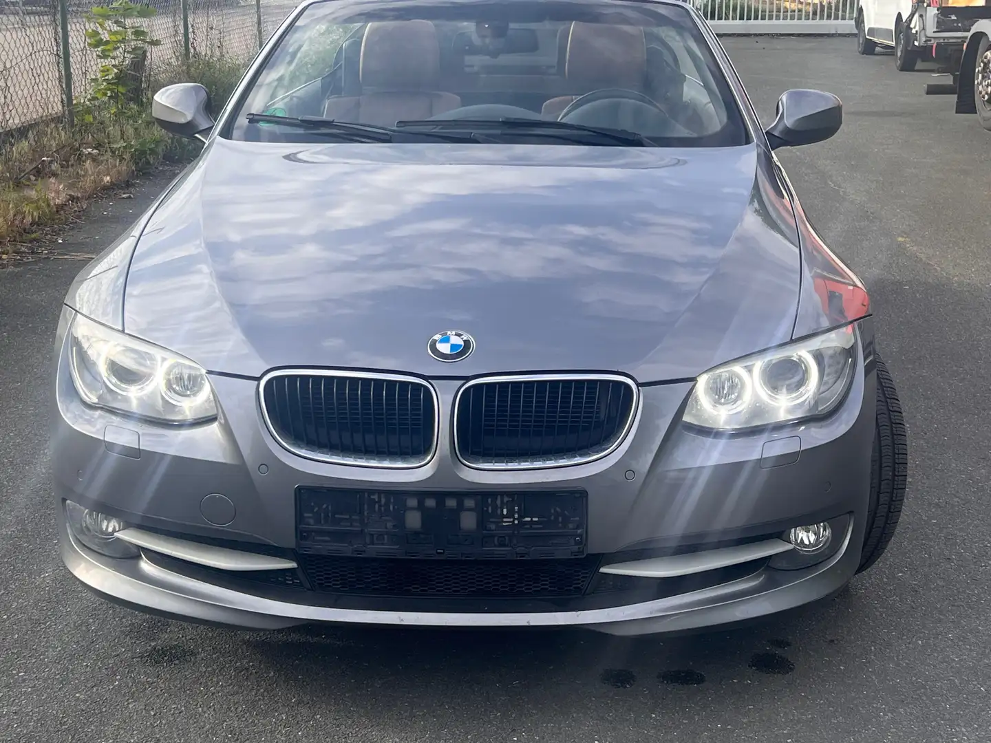 BMW 320 320d DPF Cabrio Aut. Edition Exclusive Gris - 2