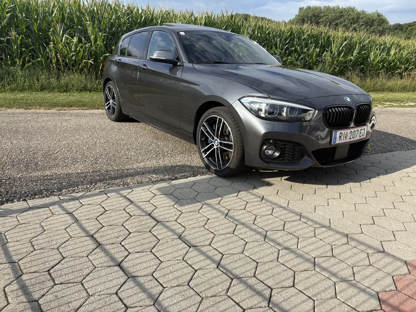 BMW 120 120d xDrive M Sport Aut. - 1