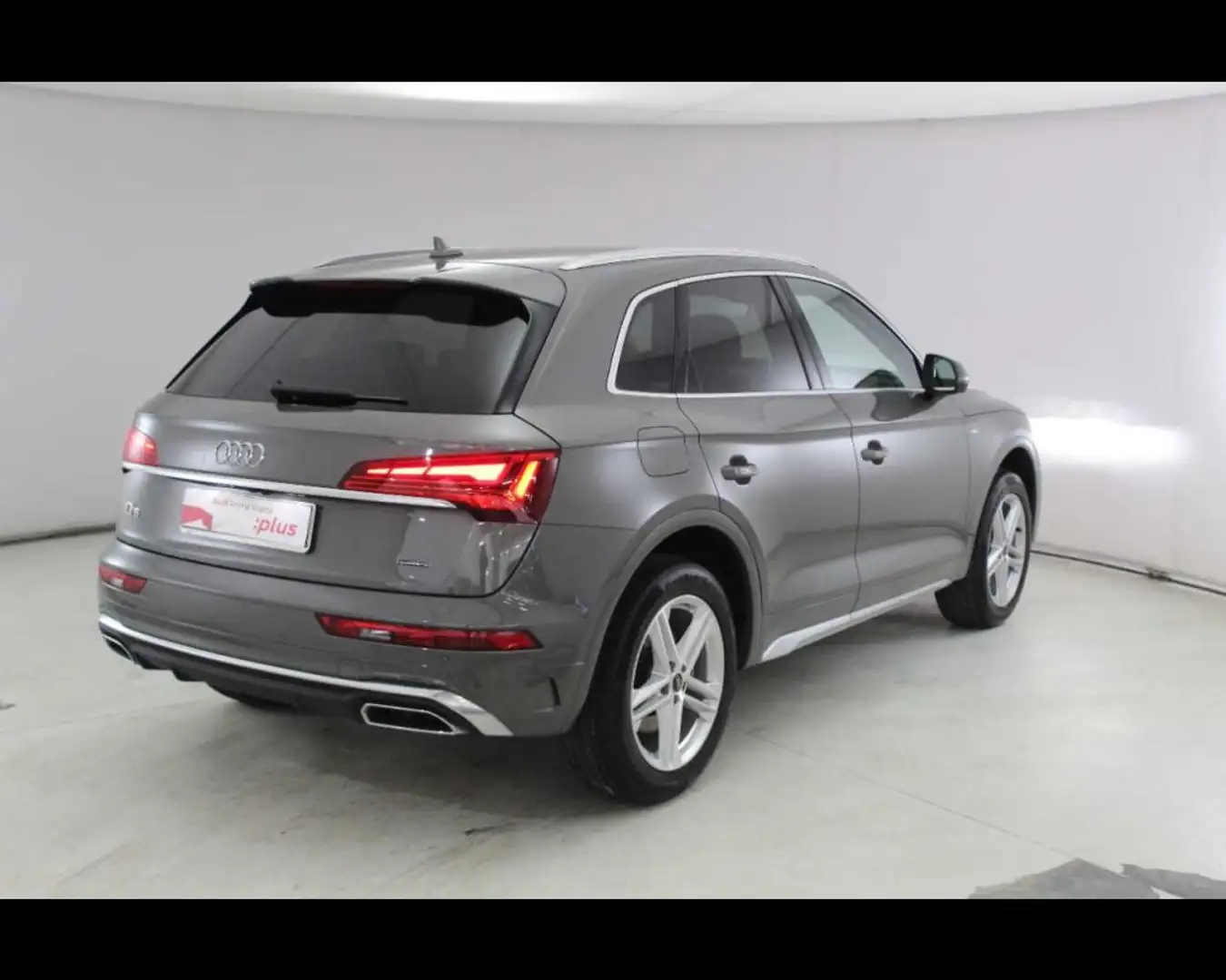 Audi Q5 40 TDI 204 CV quattro S tronic S line Grigio - 2