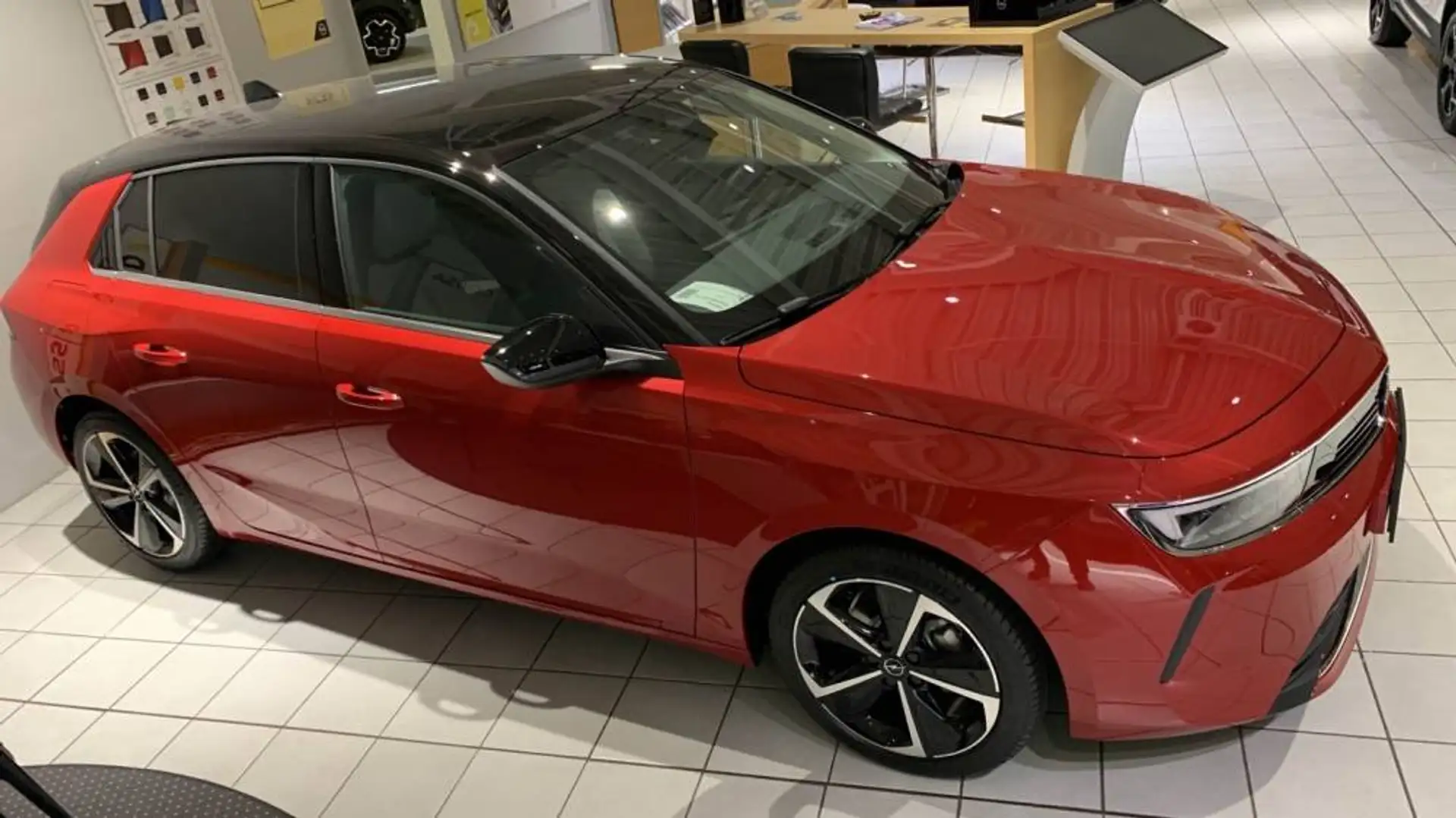 Opel Astra Elegance, LED-Scheinwerfer,180-Kamera,Sitz&Lenkrad Rot - 2