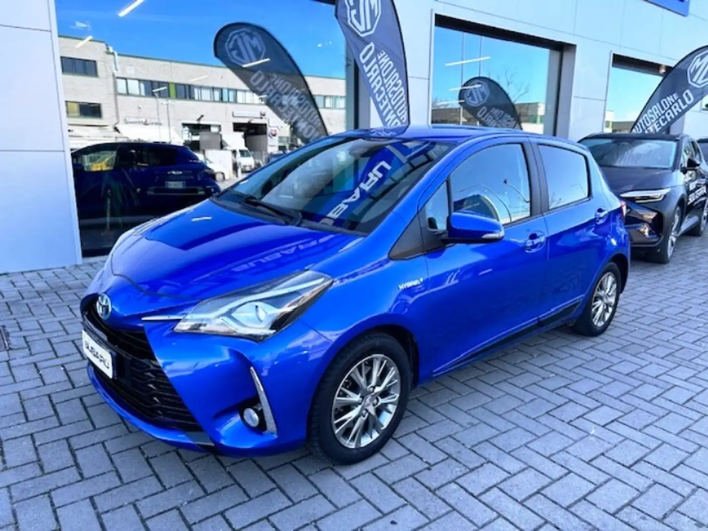 Toyota Yaris 1.5 Hybrid 5 porte Active x Neopatentati Blauw - 1