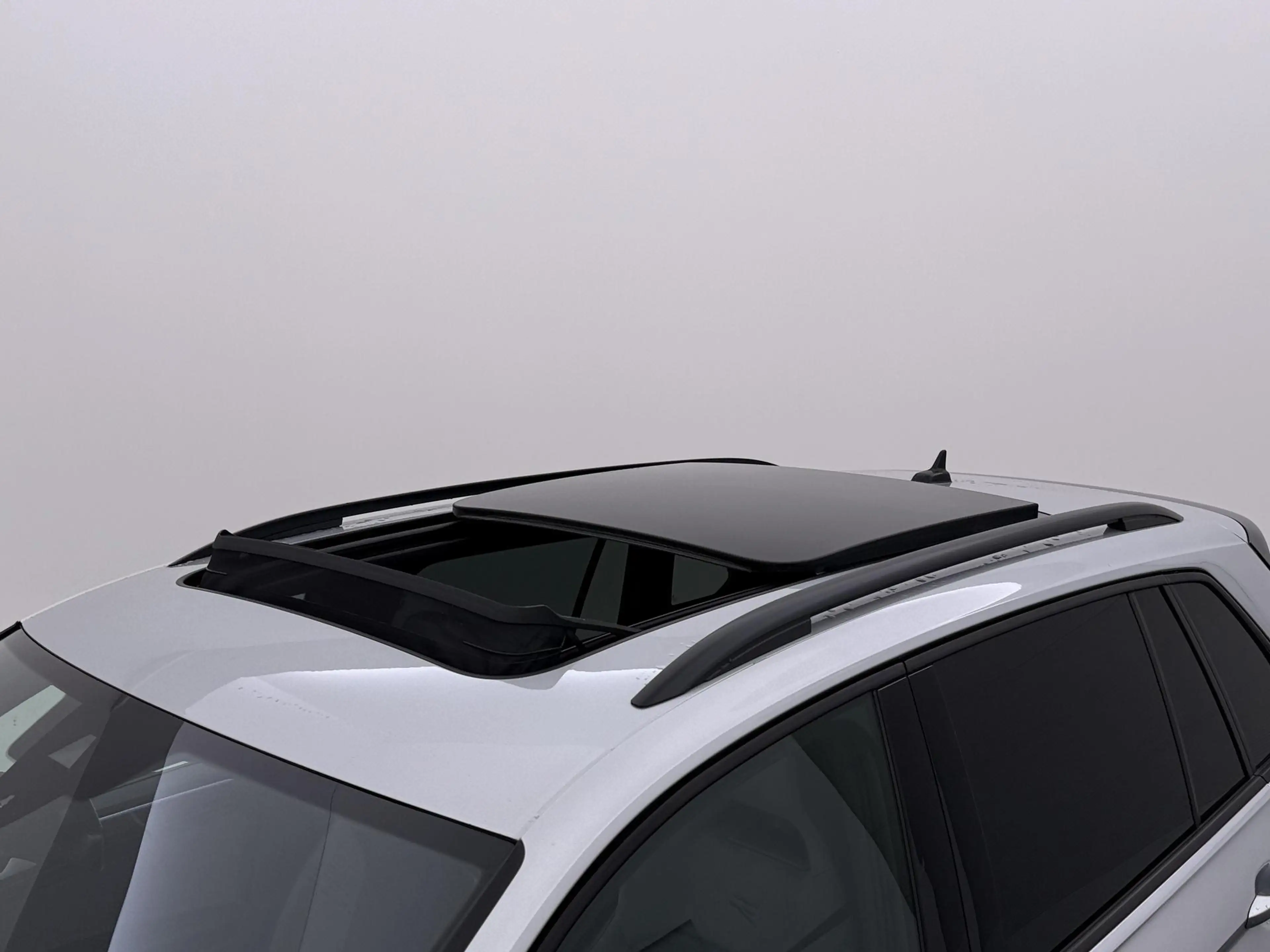 Volkswagen Tiguan 2.0 TSI R 320 PK 4Motion | Pano dak | Trekhaak | 3 — photo 7