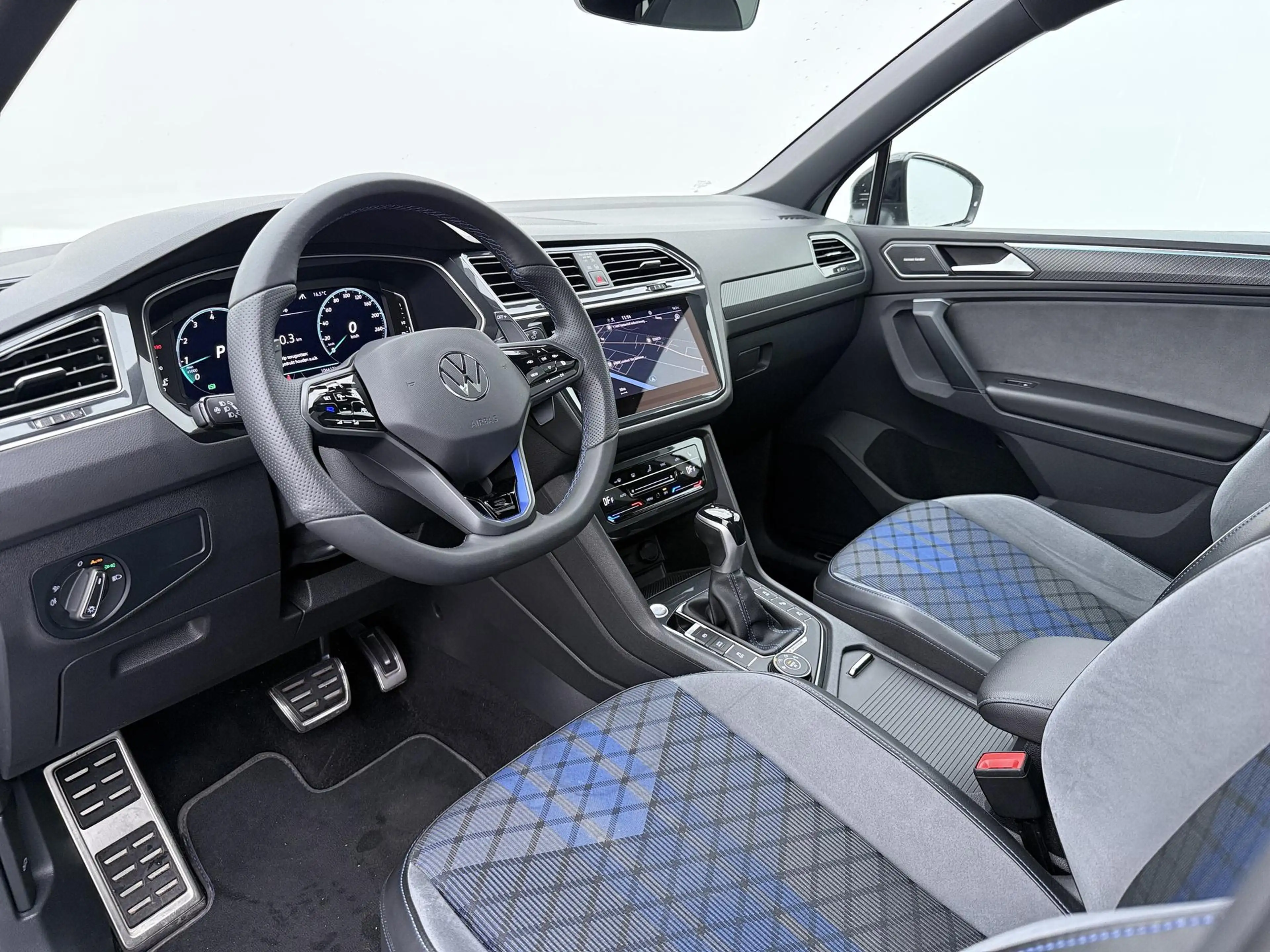 Volkswagen Tiguan 2.0 TSI R 320 PK 4Motion | Pano dak | Trekhaak | 3 — photo 3