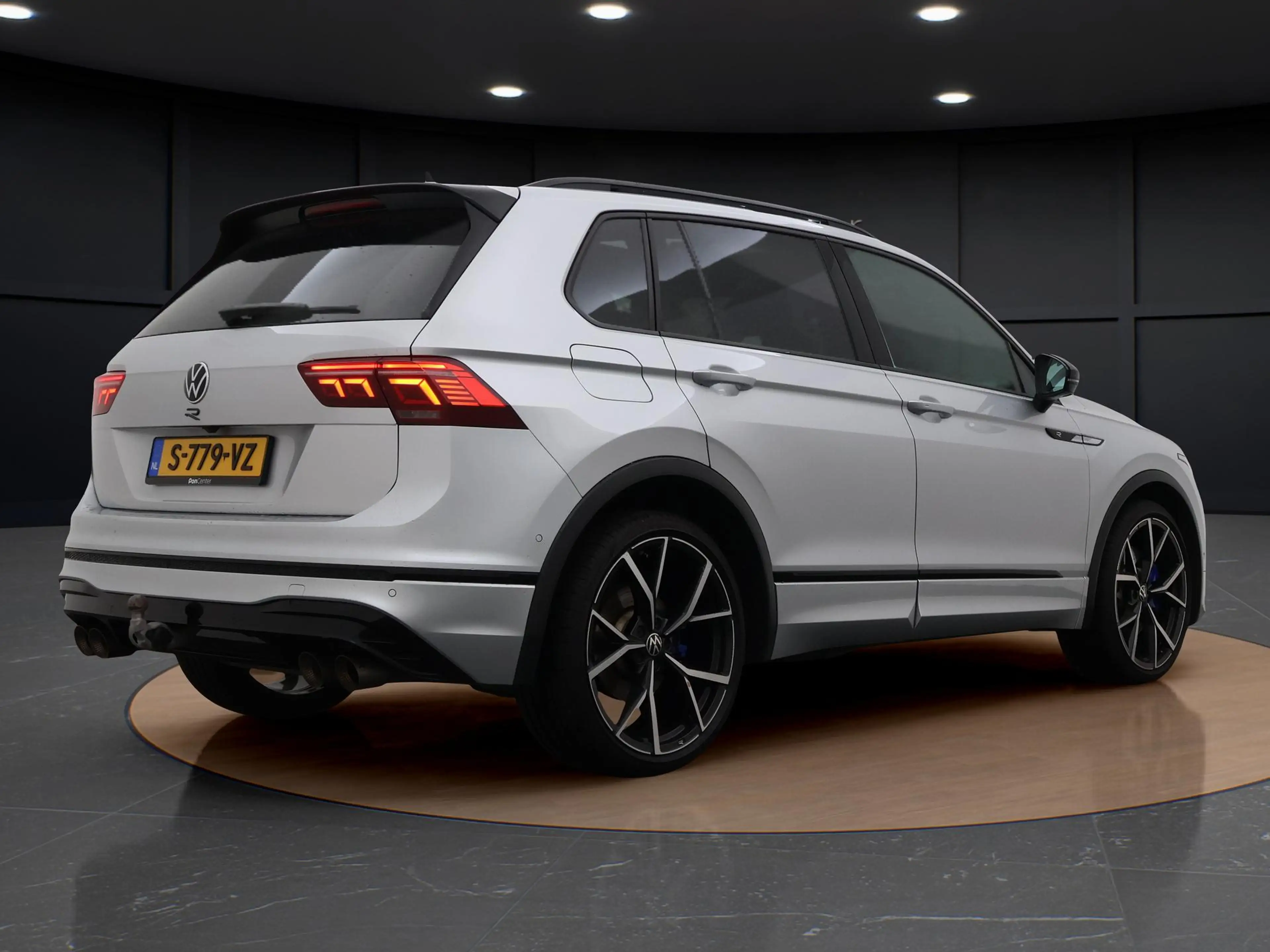 Volkswagen Tiguan 2.0 TSI R 320 PK 4Motion | Pano dak | Trekhaak | 3 — photo 5