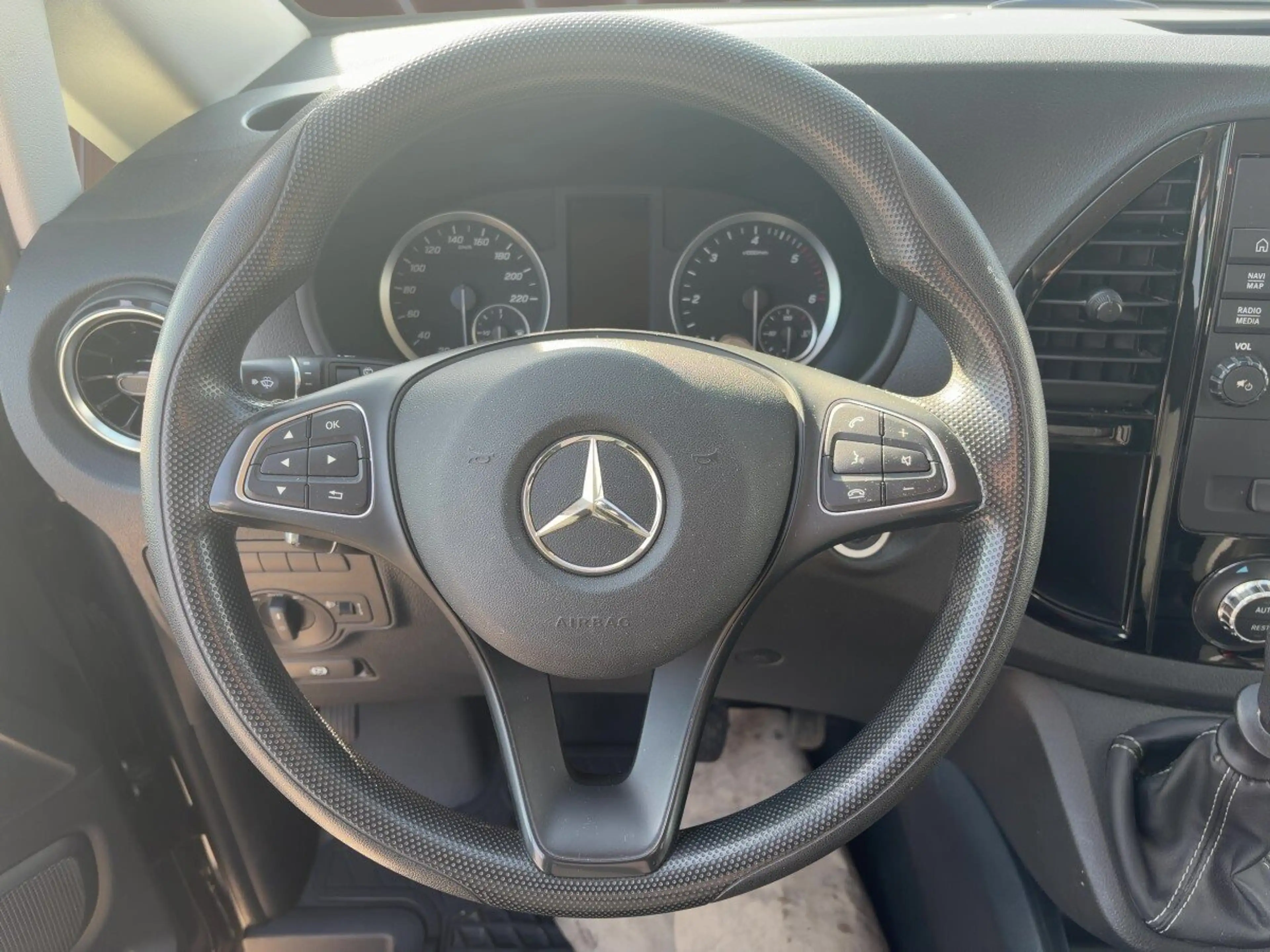Mercedes-Benz Vito Vito Mixto 114 CDI lang STANDHEIZUNG+AHK+NAVIGAT — photo 9