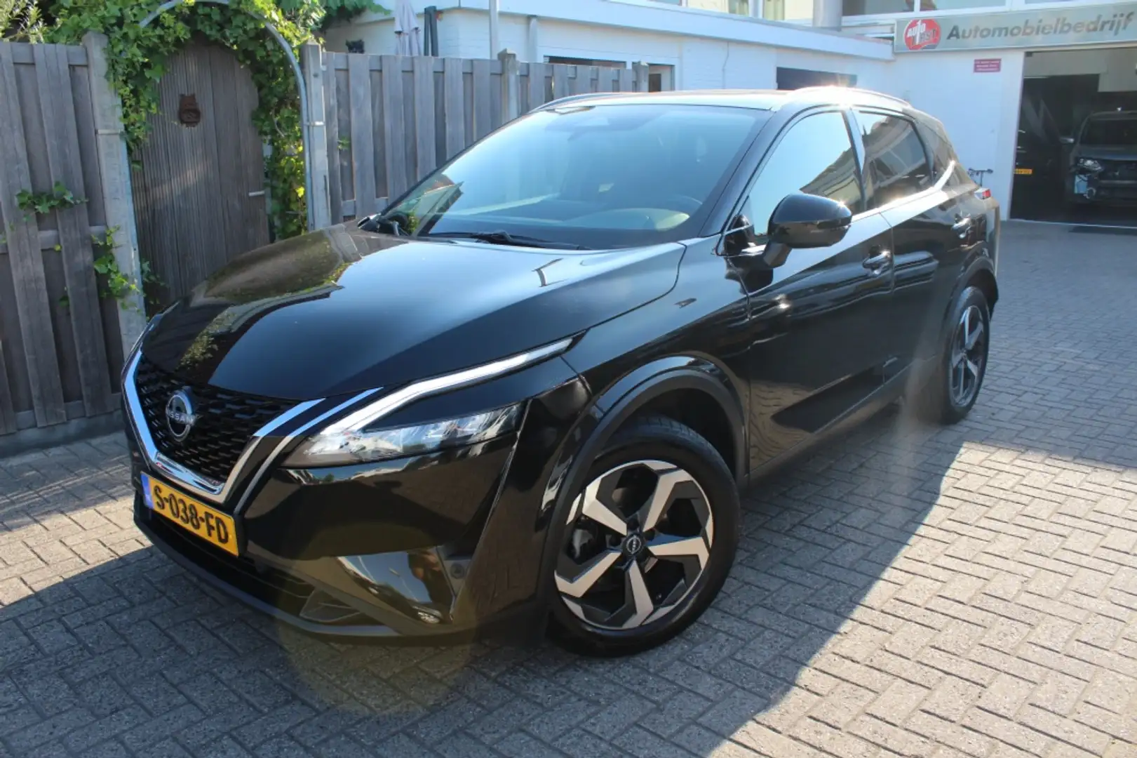 Nissan Qashqai 1.3 MHEV X N-Connect Design Noir - 2
