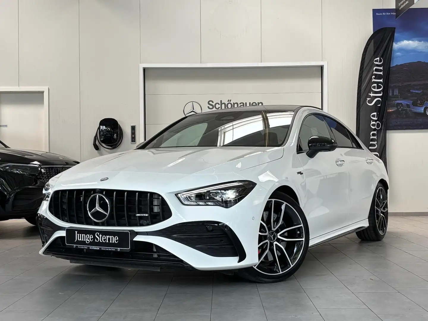 Mercedes-Benz CLA 35 AMG Mercedes-AMG CLA 35 4M Coupé PANO+360+NIGHT2+19" White - 1
